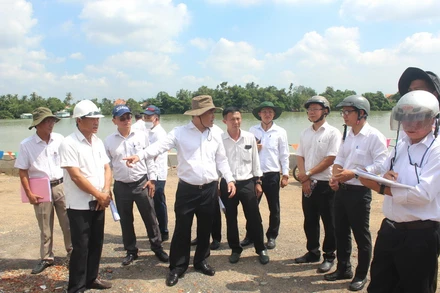 Bí thư Thành ủy Biên Hòa Hồ Văn Nam đề nghị tháo gỡ khó khăn về giải phóng mặt bằng, đẩy nhanh tiến độ thi công. 