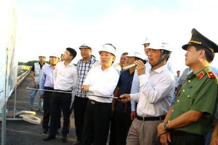 Phó Thủ tướng Chính phủ Hồ Đức Phớc kiểm tra dự án cao tốc Biên Hòa-Vũng Tàu, đoạn qua địa bàn tỉnh Đồng Nai.