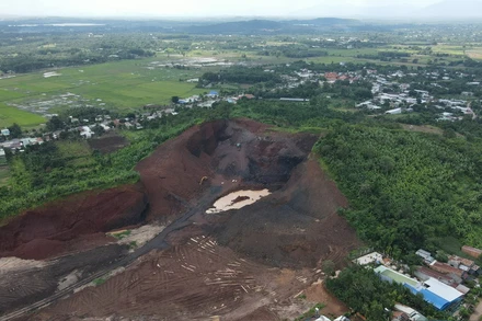 Khu vực khai thác đất tại đồi Bình Minh, xã Suối Cát, huyện Xuân Lộc.