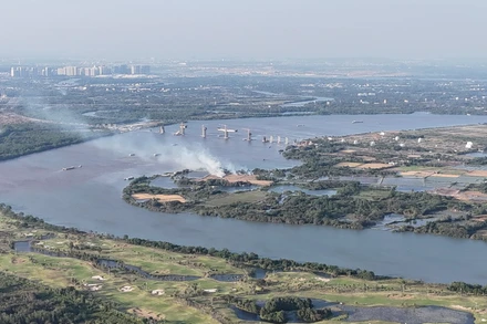 Toàn cảnh Cầu Nhơn Trạch nối Đồng Nai với Thành phố Hồ Chí Minh thuộc dự án đường vành đai 3 Thành phố Hồ Chí Minh, ảnh chụp chiều 15/3/2024.