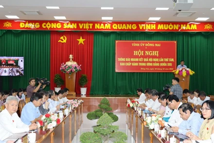 Quang cảnh hội nghị thông báo nhanh kết quả Hội nghị Trung ương 8.