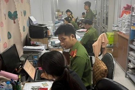 Lực lượng Cơ quan Cảnh sát điều tra Công an tỉnh Đồng Nai kiểm tra Công ty cổ phần vận tải Hòa Thịnh Phát.