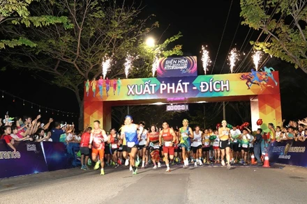 Giải bán Marathon thành phố Biên Hòa mở rộng lần thứ III thu hút hơn 5.000 vận động viên.
