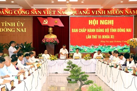 Quang cảnh hội nghị Ban Chấp hành Đảng bộ tỉnh Đồng Nai lần thứ 18 (khóa XI).