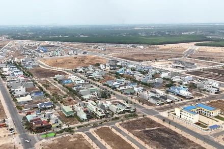 Số tiền tạm ứng cho nhà thầu thi công 5 gói thầu tại Khu tái định cư Lộc An-Bình Sơn đến nay vẫn chưa được thu hồi.