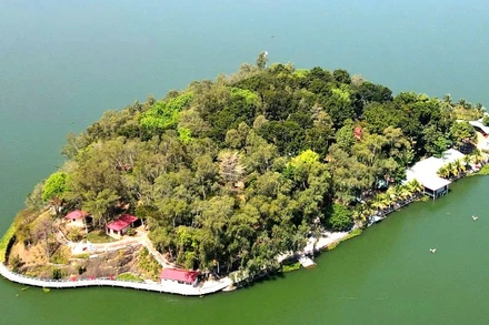 Đảo Ó nằm giữa lòng hồ Trị An được Công ty Cường Thuận IDICO kinh doanh du lịch từ năm 2019 đến đầu tháng 3 thì bị buộc tạm dừng hoạt động.