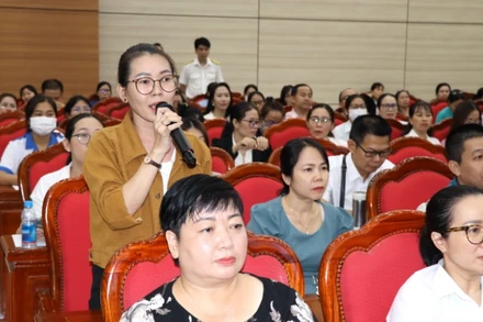 Đại diện doanh nghiệp nêu kiến nghị tại buổi đối thoại.