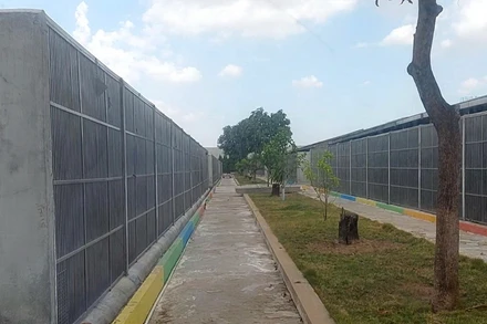 Trại nuôi khỉ xuất khẩu phục vụ nghiên cứu y sinh học của Công ty Liên doanh nuôi và phát triển khỉ Việt Nam.