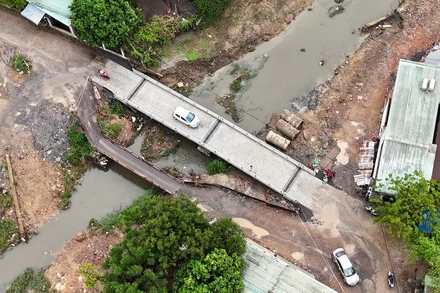 Thông xe cầu bắc qua suối Cầu Quan chiều 11/5.