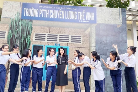 Trường trung học phổ thông chuyên Lương Thế Vinh có nhiều học sinh đạt giải học sinh giỏi quốc gia nhất tỉnh Đồng Nai.
