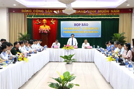 Quang cảnh buổi họp báo.