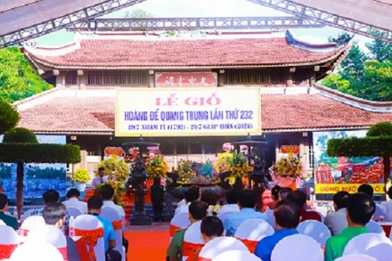 Quang cảnh buổi lễ. Ảnh Nguyễn Duy