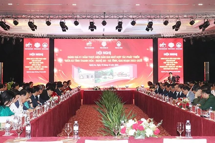 Toàn cảnh hội nghị.