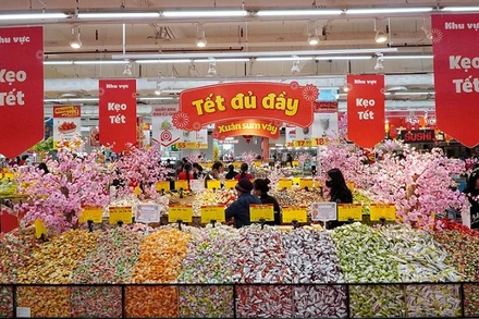 Các siêu thị ở Nghệ An tràn ngập hàng hóa phục vụ Tết Giáp Thìn 2024.