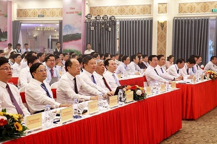 Các đại biểu tham dự hội nghị.