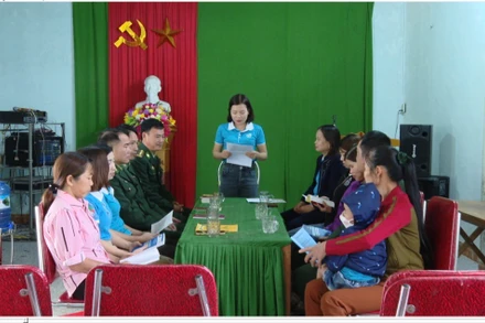 Một buổi sinh hoạt Câu lạc bộ phụ nữ với pháp luật.