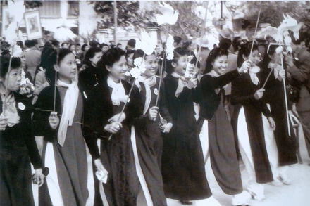 Đấu tranh với địch, tiến tới tiếp quản Thủ đô Hà Nội (21/7-10/10/1954)