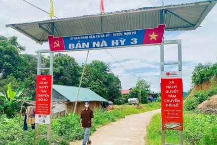 Đường bê tông liên bản Nà Hỳ 3 - Nà Hỳ 2 hoàn thành tạo thuận lợi cho nhân dân đi lại. 