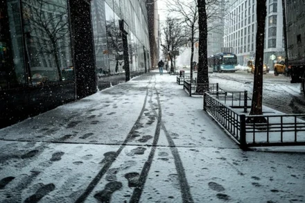 Tuyết rơi liên tục suốt nhiều giờ tại New York. (Nguồn: ABC News)