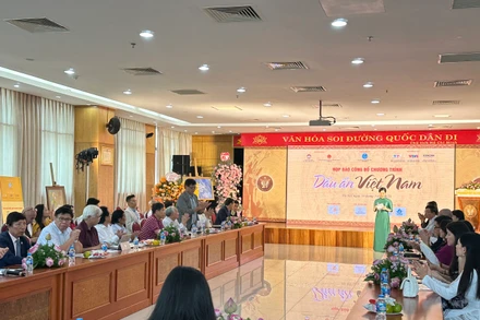 Các đại biểu tham dự buổi họp báo chương trình Dấu ấn Việt Nam.