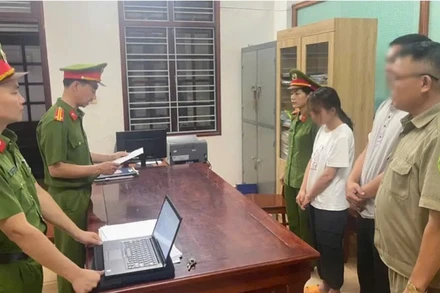 Công an tạm giữ hình sự bà N.N.U.L. để điều tra về hành vi hành hạ người khác.