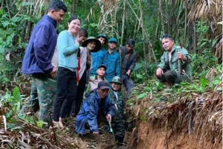 Phát hiện vết nứt trên ngọn đồi sau khu dân cư ở thôn 56B xã Đắc Pre, huyện Nam Giang.