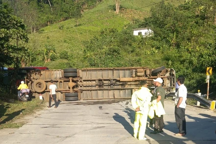 Hiện trường vụ tai nạn giao thông trên đường Hồ Chí Minh.