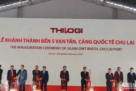 Lãnh đạo tỉnh Quảng Nam thực hiện nghi thức khánh thành Dự án mở rộng và nâng cấp bến cảng Chu Lai