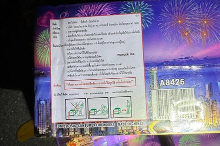 Lực lượng Cảnh sát giao thông đã bàn giao hơn 4.700 viên pháo cho Công an huyện Núi Thành điều tra, xử lý theo quy định