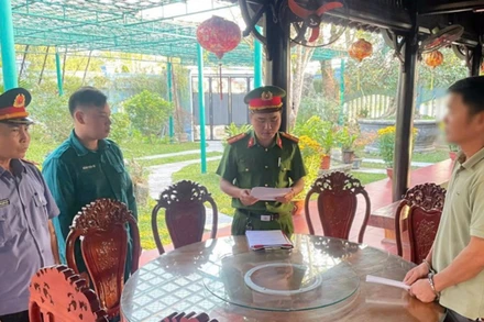 Cơ quan điều tra công bố quyết định khởi tố bị can đối với Bùi Ngọc Dũng.