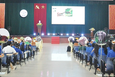 Quang cảnh tọa đàm “Bảo tồn động vật hoang dã và phục hồi đa dạng sinh học”.