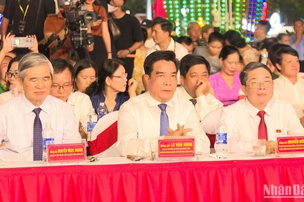 Quang cảnh Lễ kỷ niệm 120 năm ngày sinh Bà mẹ Việt Nam Anh hùng Nguyễn Thị Thứ 