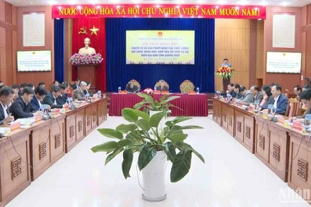 Quang cảnh hội thảo khoa học “Nhiệm vụ và giải pháp nâng cao chất lượng đời sống nhân dân, bảo đảm an sinh xã hội trên địa bàn tỉnh Quảng Nam”.