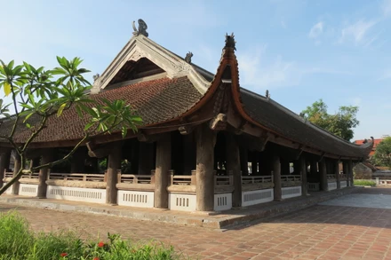 Di tích quốc gia đặc biệt Đình Chu Quyến (Ba Vì, Hà Nội) tiêu biểu cho kiến trúc gỗ dân gian truyền thống của Việt Nam thời Hậu Lê. Ảnh: Nguyễn Anh