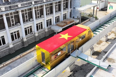 Đường tàu điện vàng trên cao - mô hình của mẫu đường sắt đô thị trên cao.