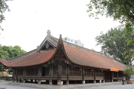 Kiến trúc nhà sàn độc đáo với các mái đao cong vút, đình Đình Bảng là một trong những ngôi đền đẹp nhất xứ Kinh Bắc. 