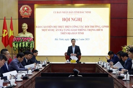 Đồng chí Vương Quốc Tuấn, Chủ tịch Ủy ban nhân dân tỉnh Bắc Ninh chủ trì hội nghị.