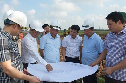 Lãnh đạo tỉnh Bắc Ninh kiểm tra tại công trường thi công dự án đường Vành đai 4-Vùng Thủ đô.