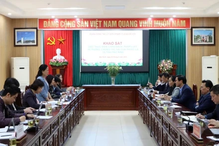 Quang cảnh buổi làm việc.