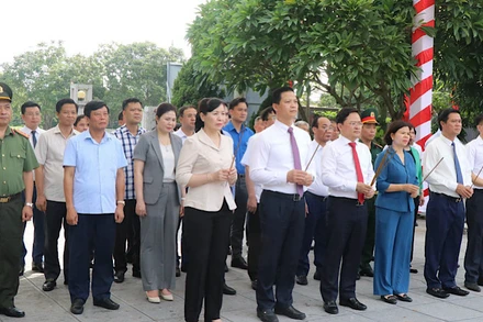 Lãnh đạo tỉnh Bắc Ninh dâng hương kỷ niệm 112 năm Ngày sinh Tổng Bí thư Nguyễn Văn Cừ.