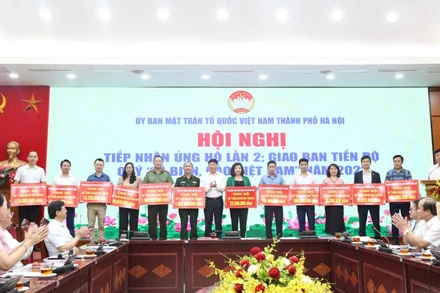 Ban Thường trực Ủy ban Mặt trận Tổ quốc Việt Nam thành phố Hà Nội tiếp nhận ủng hộ Quỹ ''Vì biển, đảo Việt Nam'' năm 2023 lần hai.