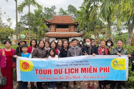 Lượng khách đến với tour du lịch miễn phí để tham quan, trải nghiệm ngày một nhiều.