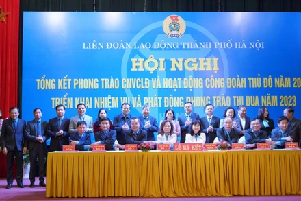 Các đơn vị ký kết thi đua năm 2023.