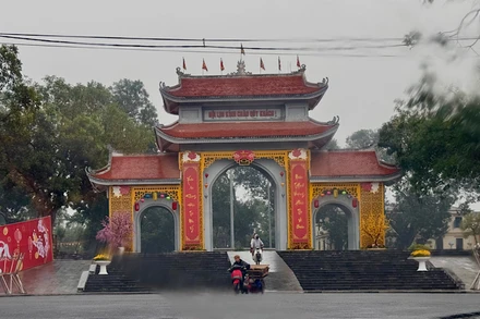 Tại khu vực đồi Lim, trung tâm của lễ hội, công tác chuẩn bị đang được khẩn trương triển khai.