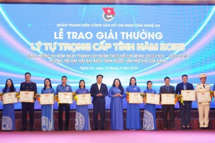 Các cán bộ Đoàn tiêu biểu của Nghệ An đạt Giải thưởng Lý Tự Trọng cấp tỉnh năm 2025.