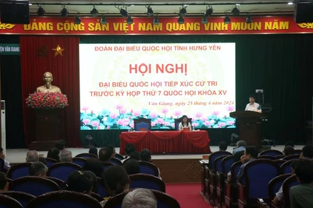 Đoàn đại biểu Quốc hội tỉnh Hưng Yên tiếp xúc cử tri tại huyện Văn Giang, tỉnh Hưng Yên.