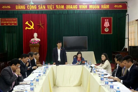 Đoàn đại biểu Quốc hội tỉnh Hưng Yên giám sát việc thực hiện chính sách, pháp luật về đổi mới hệ thống tổ chức và quản lý, nâng cao chất lượng, hiệu quả hoạt động của các đơn vị sự nghiệp công lập tại Sở Giáo dục và Đào tạo tỉnh Hưng Yên.