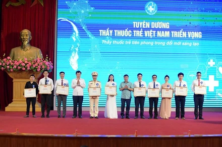 Tuyên dương thầy thuốc trẻ Việt Nam.
