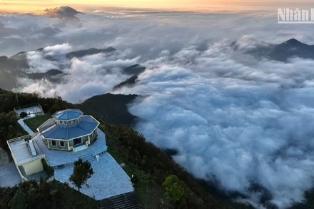 Săn mây trên Hải vong đài, Vườn quốc gia Bạch Mã.