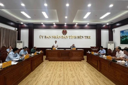 Đoàn công tác của Bộ Nông nghiệp và Phát triển nông thôn làm việc tại tỉnh Bến Tre về phòng, chống hạn, mặn.